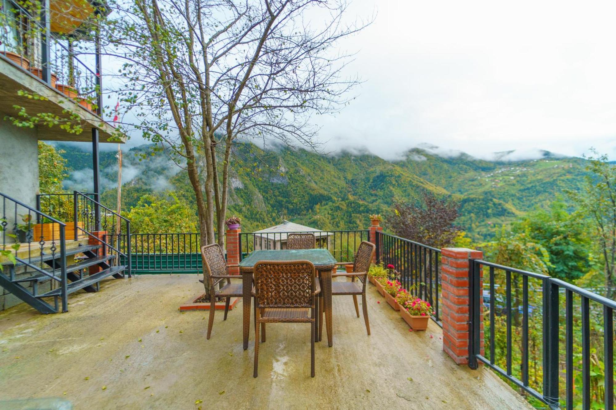 Guest House Sunrise Khulo Exterior foto